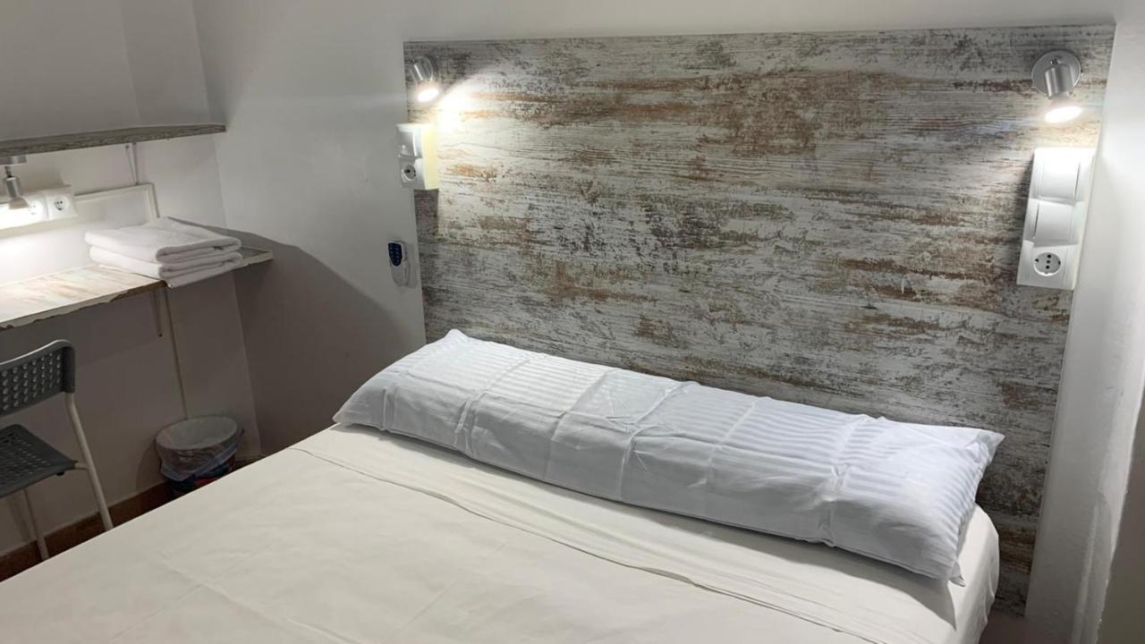 Casa De Huespedes Almansa Hotel Madrid Kültér fotó