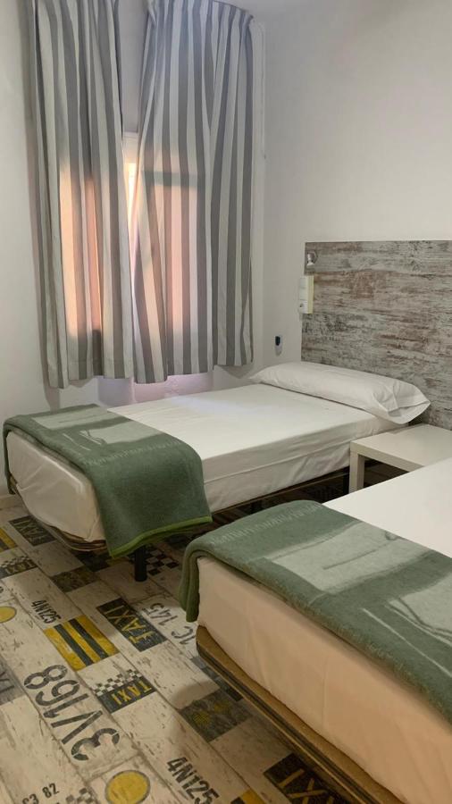 Casa De Huespedes Almansa Hotel Madrid Kültér fotó