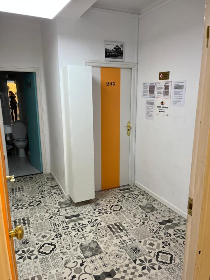 Casa De Huespedes Almansa Hotel Madrid Kültér fotó