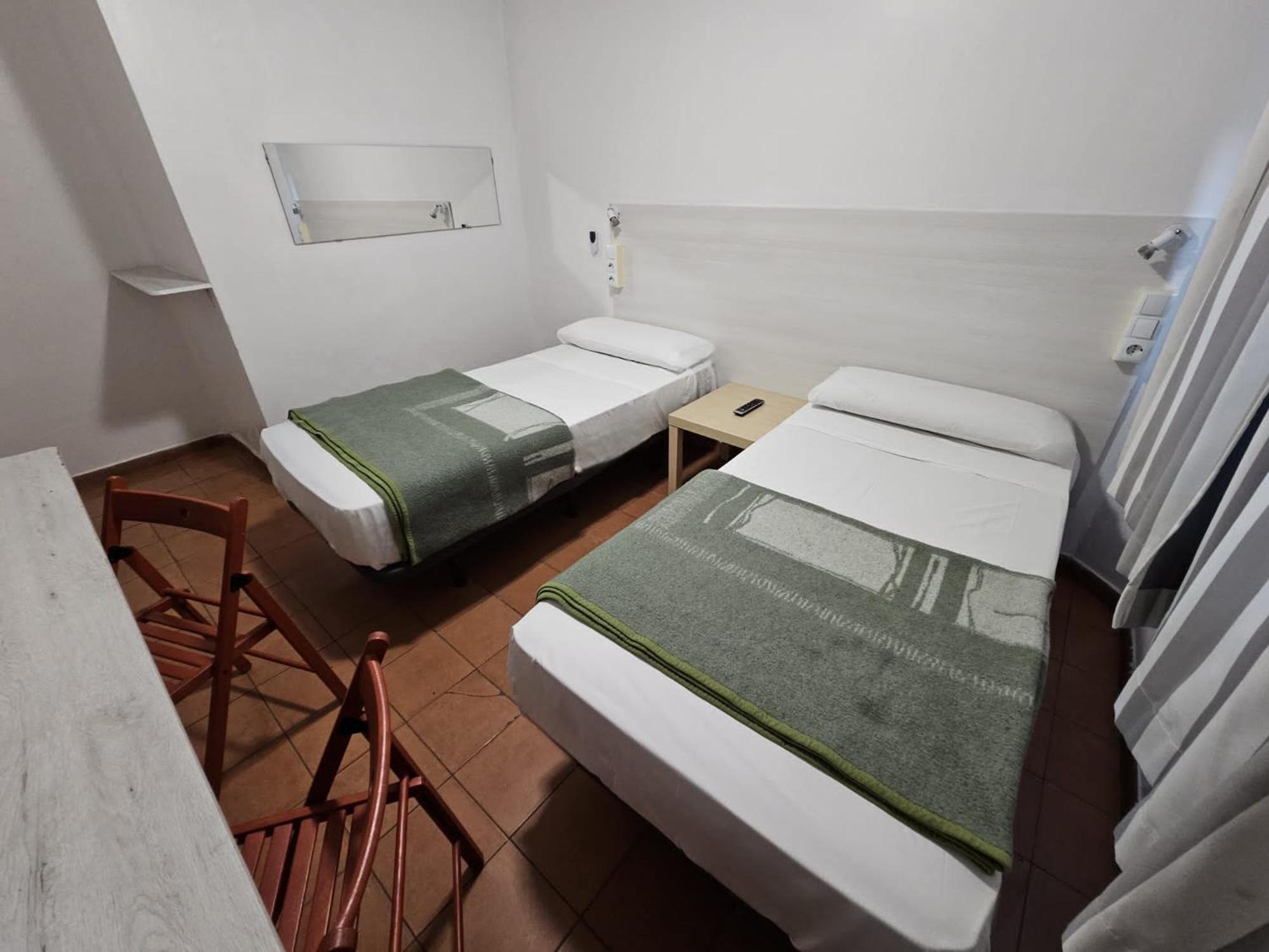 Casa De Huespedes Almansa Hotel Madrid Kültér fotó