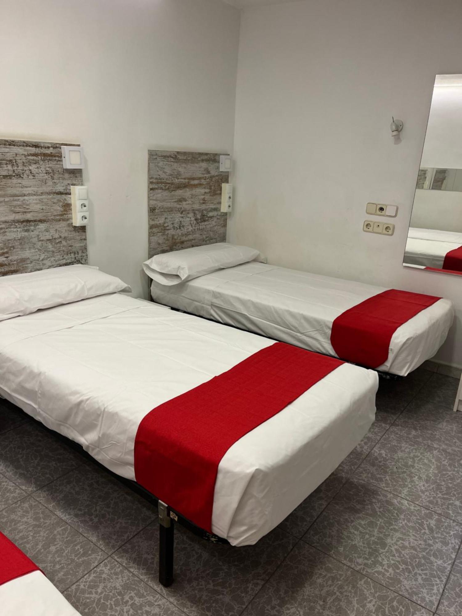 Casa De Huespedes Almansa Hotel Madrid Kültér fotó