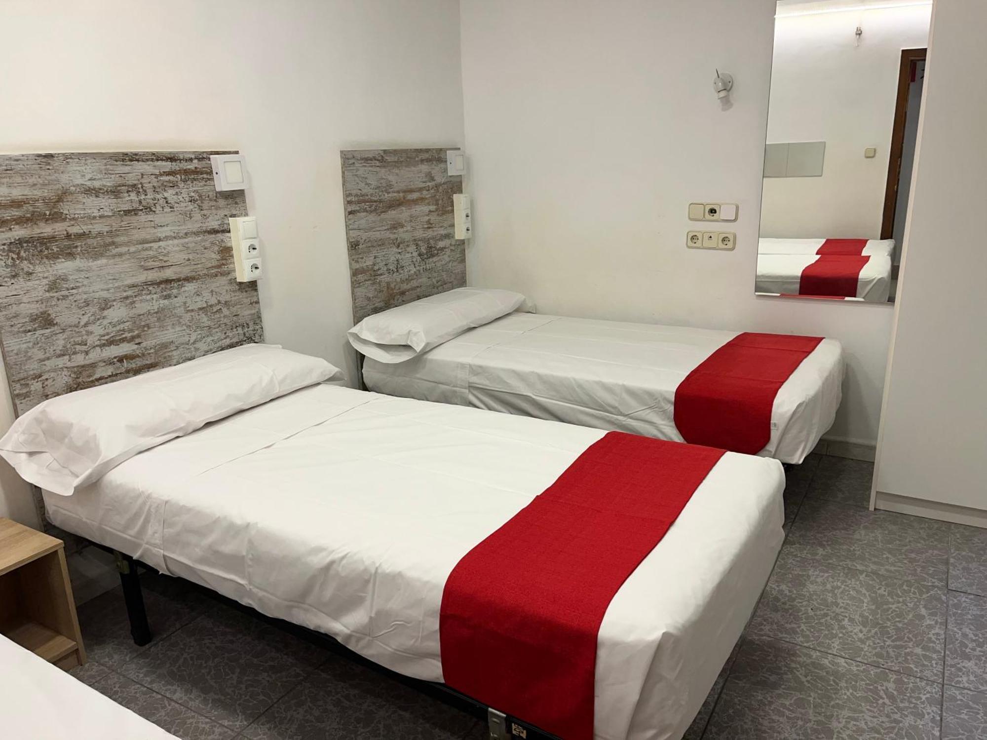 Casa De Huespedes Almansa Hotel Madrid Kültér fotó