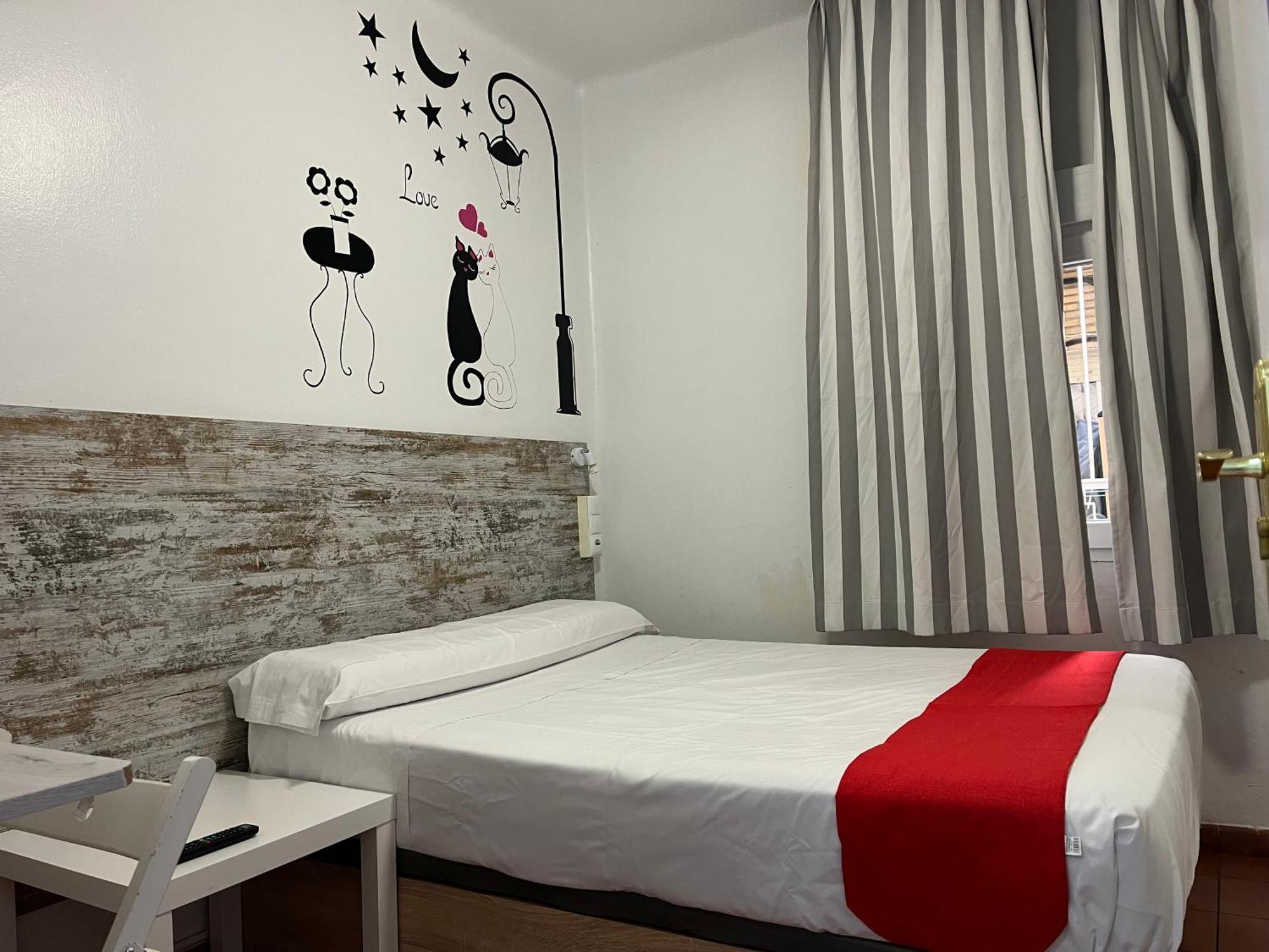 Casa De Huespedes Almansa Hotel Madrid Kültér fotó