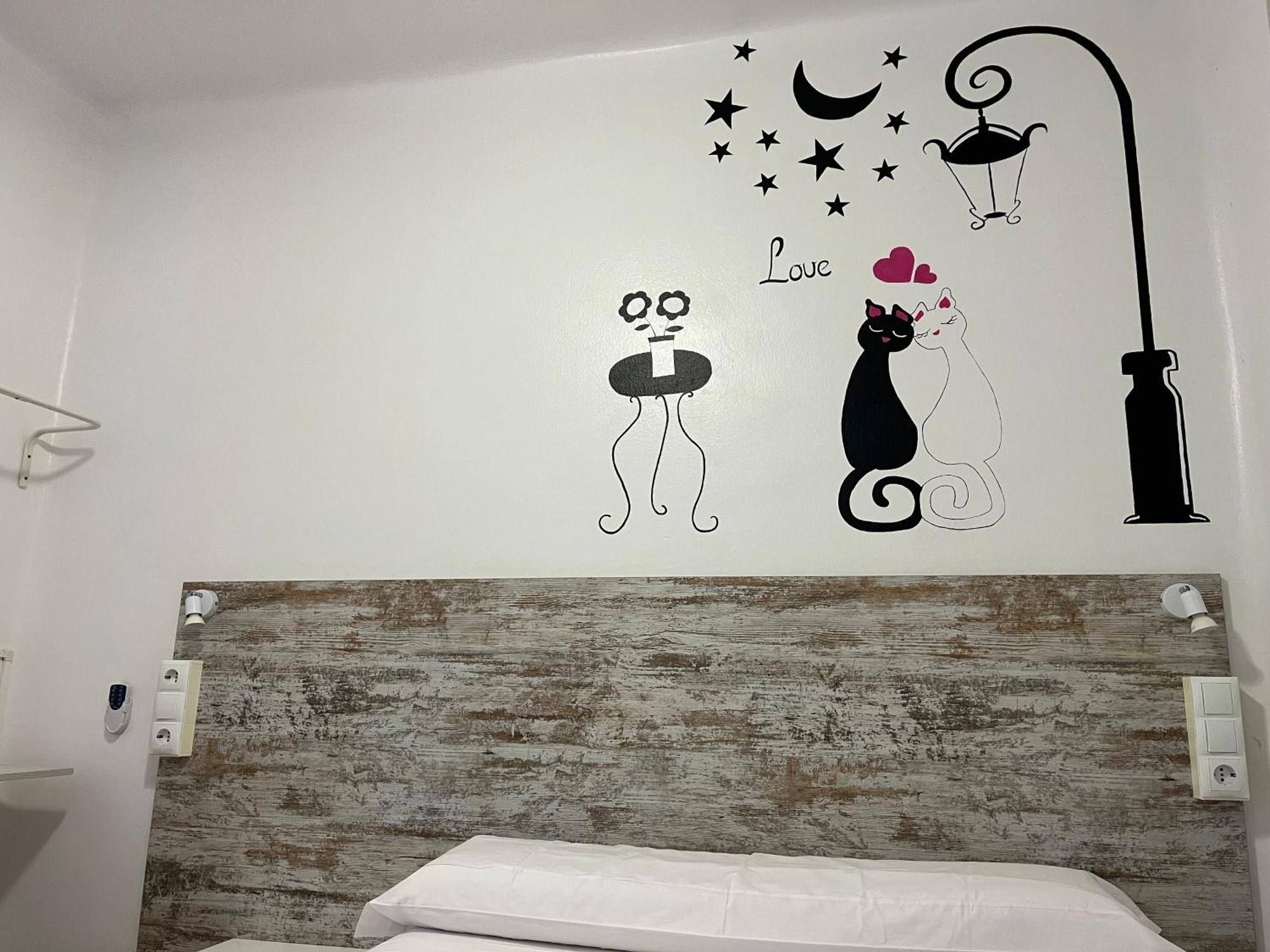 Casa De Huespedes Almansa Hotel Madrid Kültér fotó
